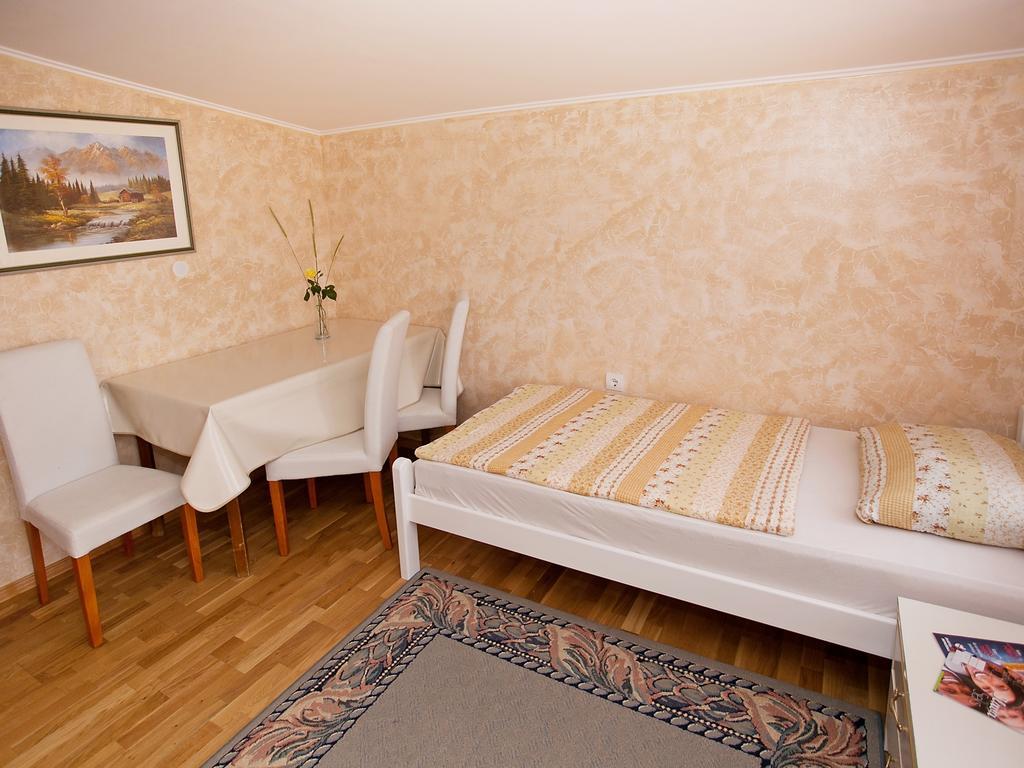 Apartment Zadar Diklo Borik Vir Værelse billede